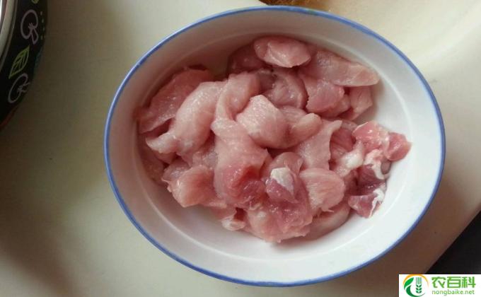 做糖醋里脊用什么肉(什么肉适合做糖醋里脊）